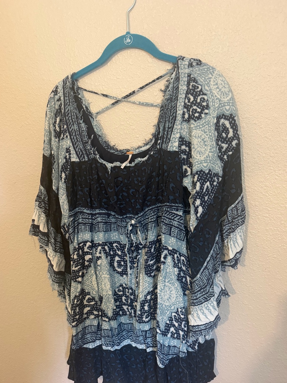 Free people Boho Blue Patterned Women's Peasant Top (has very small snag hole)